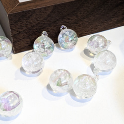 スノードーム オーロラクリア 16㍉ 4個 カン付き シャボン玉 ガラスボール チャーム パーツ 2枚目の画像