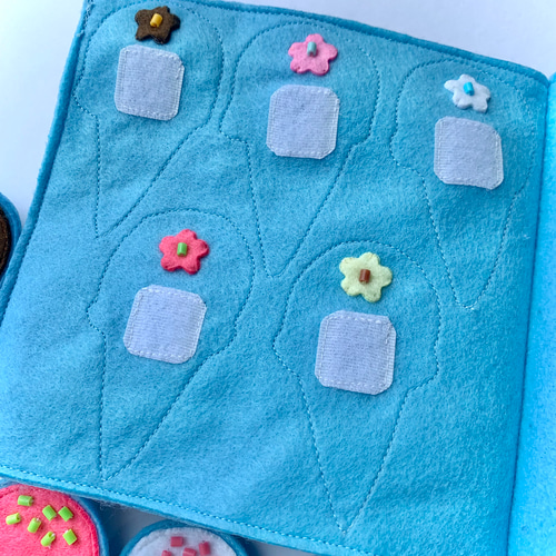 フェルト絵本✴︎amusement park✴︎遊園地 布絵本 おもちゃ・人形