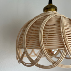ラタン手編みのランプシェード LED電球 4枚目の画像