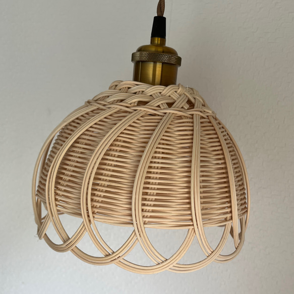 ラタン手編みのランプシェード LED電球 6枚目の画像