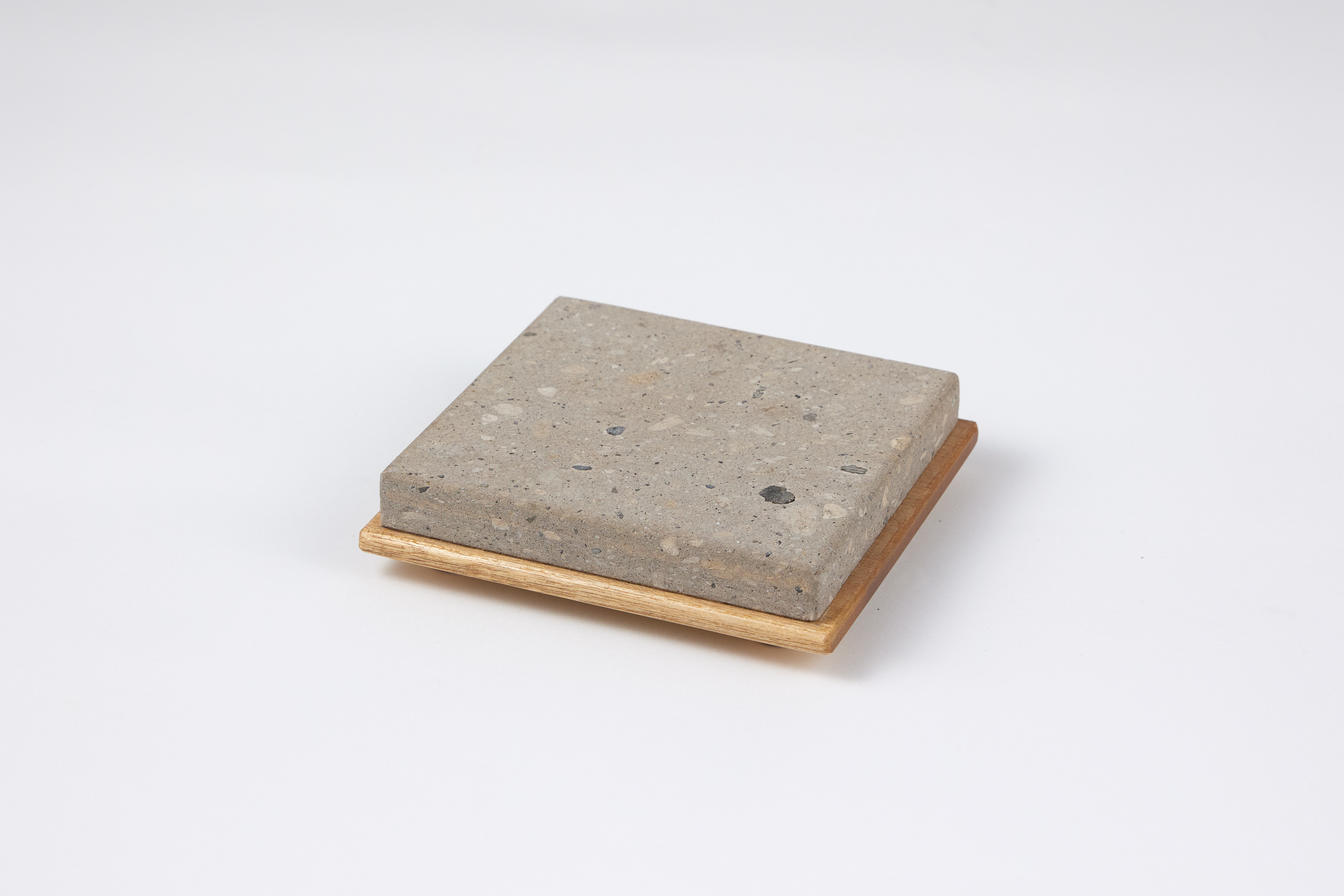 札幌軟石・シナの木製＊石の舞台【手元供養・リビング・ミニ仏壇・リビング・コンパクト】