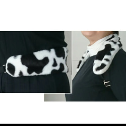 （カイロが入る）便利ネックウォーマー・マフラー・（白・黒・タイガー柄（横縞）ボア・リバーシブル・約10 × 67cm 18枚目の画像