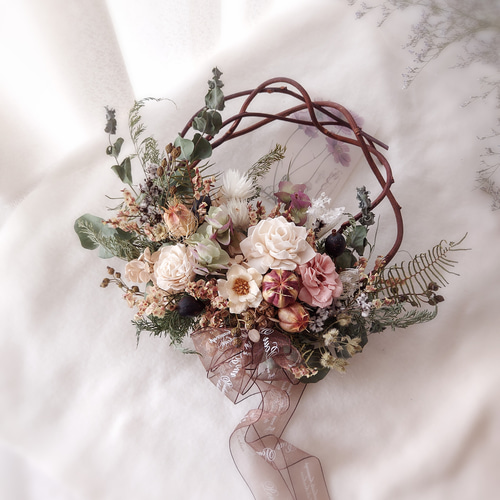 3.秋色ハーフリース 秋色 ハーフリース 中央から上 木の実のリース 茶系 暖色 プリザーブド