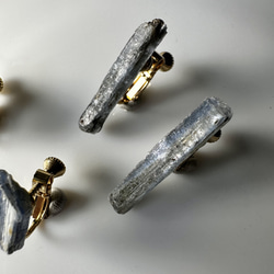 SALEカイヤナイトのイヤリング 2枚目の画像