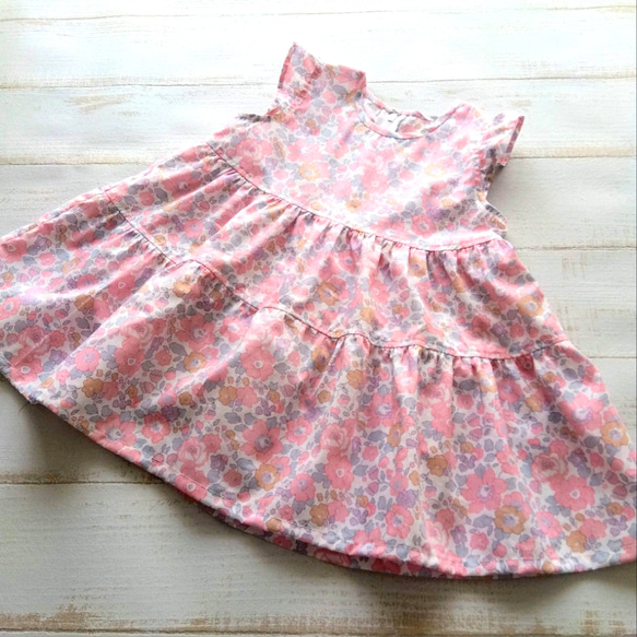 アマイアキッズ  リバティ生地(ベッツィ) ワンピース ドレス 2y 30%OFF】Amaia Kids - Marjorie dress - Liberty Yellow/Pink