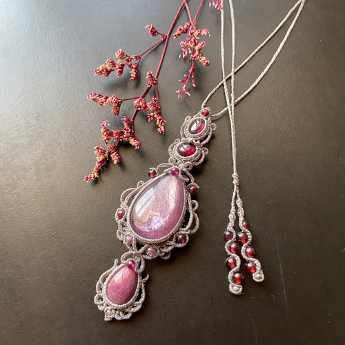 虹入り)パープルマイカ(レピドライト)×ルビー×3種類のロードライト