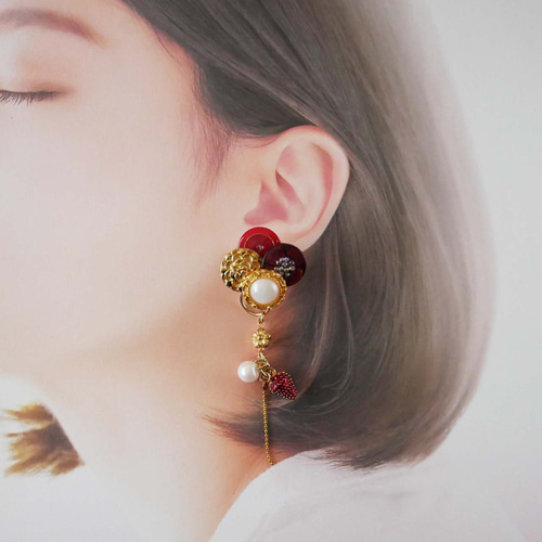 ピアス/イヤリング ボタンアクセサリー 2WAY アシンメトリー ピアス/イヤリング ボタンアクセサリー 2WAY アシンメトリー