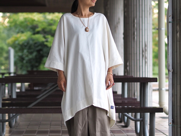 蓬鬆拉絨棉長袍襯衫，附口袋/灰白色 第1張的照片