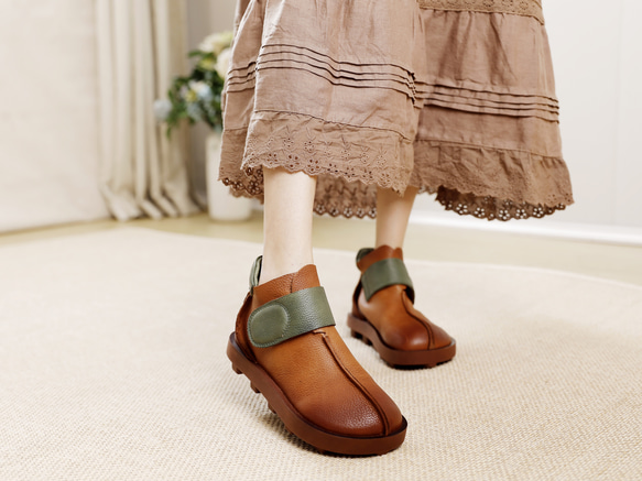 23 新款秋冬女式真皮鞋獨特鞋跟短靴 22.5 公分-25.5 公分 #845 棕色 ⭐ 免運 ⭐ 第3張的照片