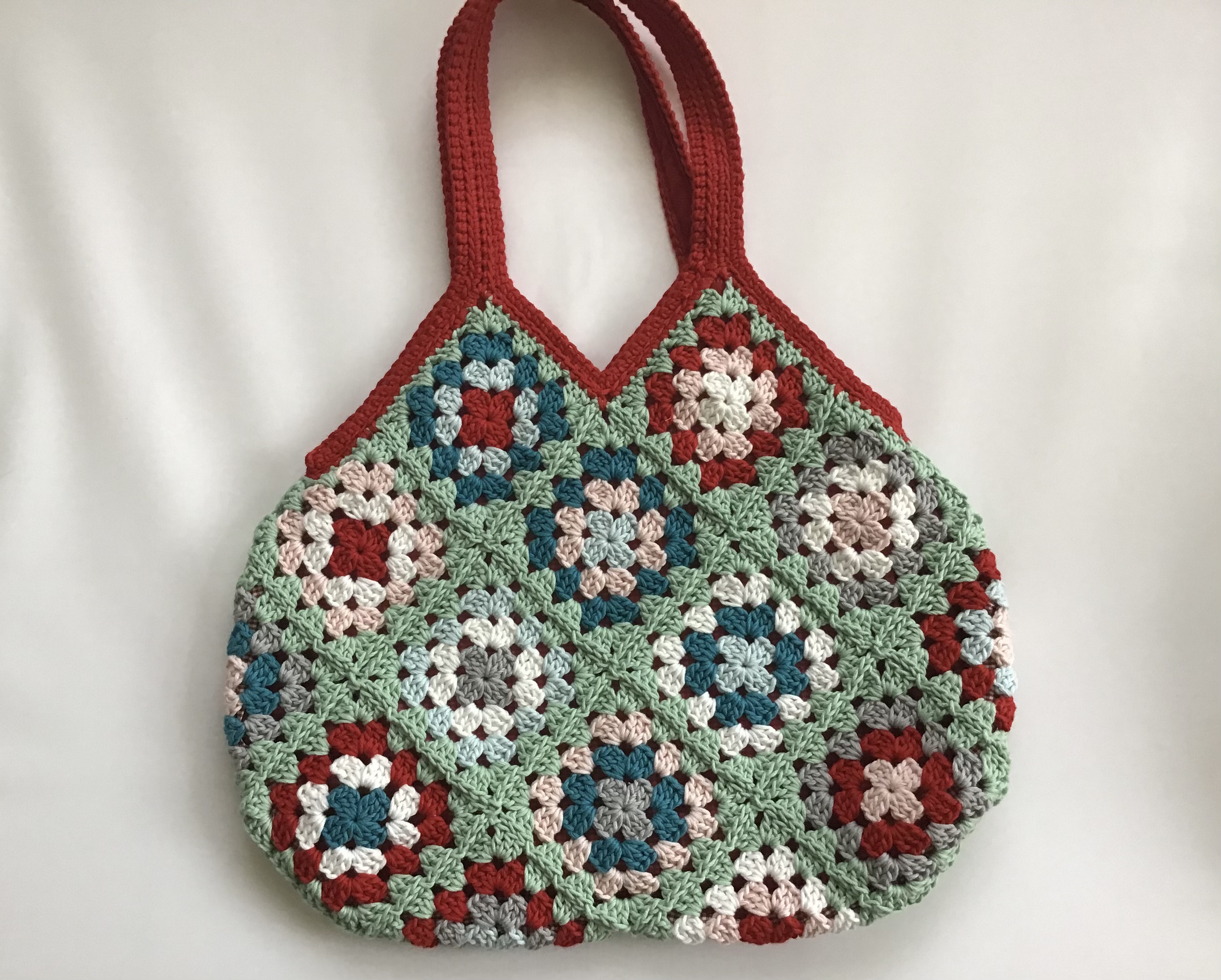 コットン糸で編んだグラニースクエアグラニーバック(クリスマス)受注制作