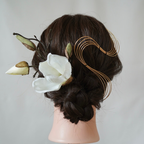 ハンドメイド　白×ゴールド✩.*˚上品華やかヘアアクセサリー ハンドメイド 白×ゴールド✩.*˚上品華やかヘアアクセサリー