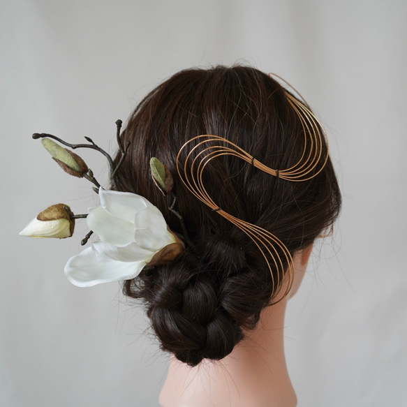 髪飾り　ホワイト　ゴールド　木蓮　水引　金箔　結婚式　前撮り　成人式　卒業式　ウェディング　七五三　撮影 2枚目の画像