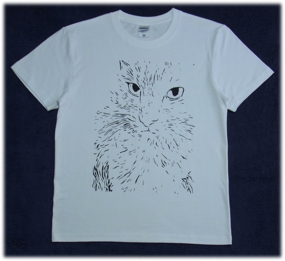 店の看板ねこ「ｎａｎａ」Tシャツ　手でペイントされたシンプルなＴシャツ「展示品」Unisex 1枚目の画像