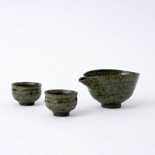 美味しいお酒を美味しく呑む器” 【有田焼 三光堂】