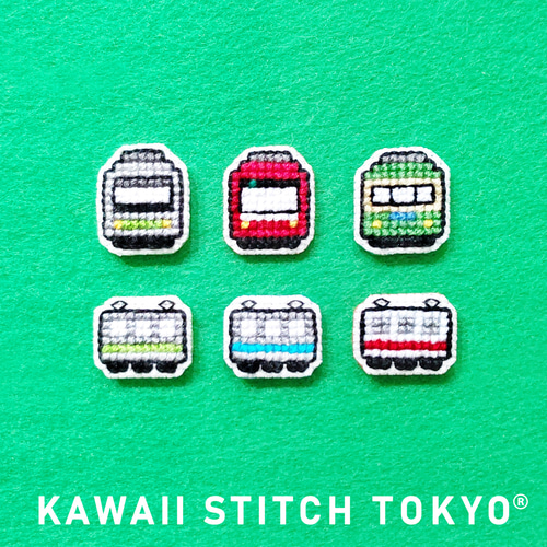 電車 正面【ブローチ】バッチ バッジ 鉄道 乗り物 train 刺繍 かわいい