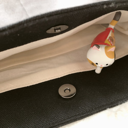 １６６１．帆布のサコッシュ　黒×グレーポケット　猫の手タグ（白）　肉球　ポシェット　再販 4枚目の画像