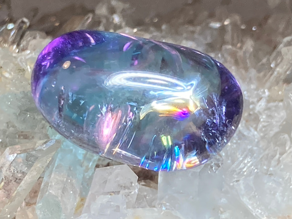 紫陽花色の雫♡　レインボー　オーラ　水晶　タンブル　ブルー　原石　クリスタル 8枚目の画像