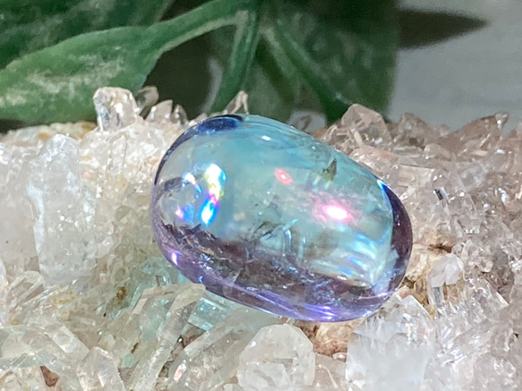 紫陽花色の雫♡　レインボー　オーラ　水晶　タンブル　ブルー　原石　クリスタル 7枚目の画像