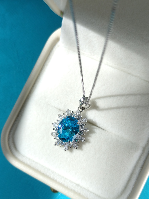 ずっと着けたい青色アクセ　アクアマリン　人工宝石　天然石粉末使用　8ｘ10ｍｍ　ペンダントトップ　シルバー製 3枚目の画像