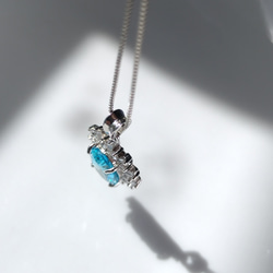 ずっと着けたい青色アクセ　アクアマリン　人工宝石　天然石粉末使用　8ｘ10ｍｍ　ペンダントトップ　シルバー製 10枚目の画像