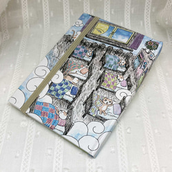 ＊宙の猫島（そらのねこじま）ハードカバーのメモ帳　　パッチワークのベッド 3枚目の画像