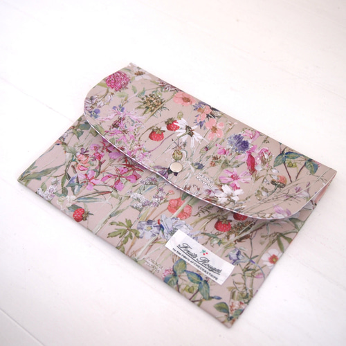 リバティ 母子手帳ケース ワイルドフラワーズ/ベージュ B6サイズ