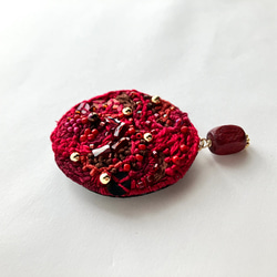 秋　"autumn berry" 一点もの刺繍オーバル型ブローチ　deep red 深い赤色　 10枚目の画像