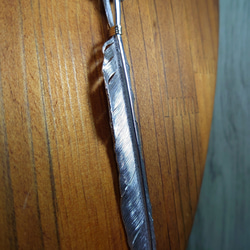 【オーダー品】silver950+k18:風切羽根ペンダントヘッド 4枚目の画像