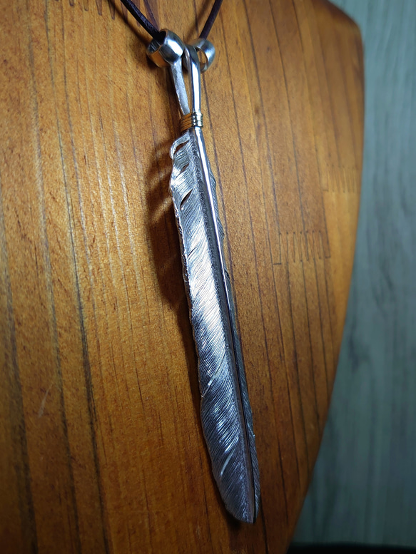 【オーダー品】silver950+k18:風切羽根ペンダントヘッド 4枚目の画像