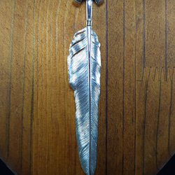 【オーダー品】silver950+k18:風切羽根ペンダントヘッド 1枚目の画像