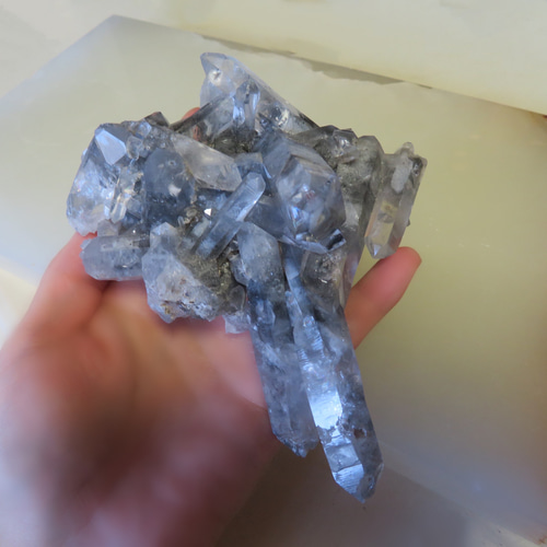 希少！クラウディクォーツのクラスター／309グラム その他置物