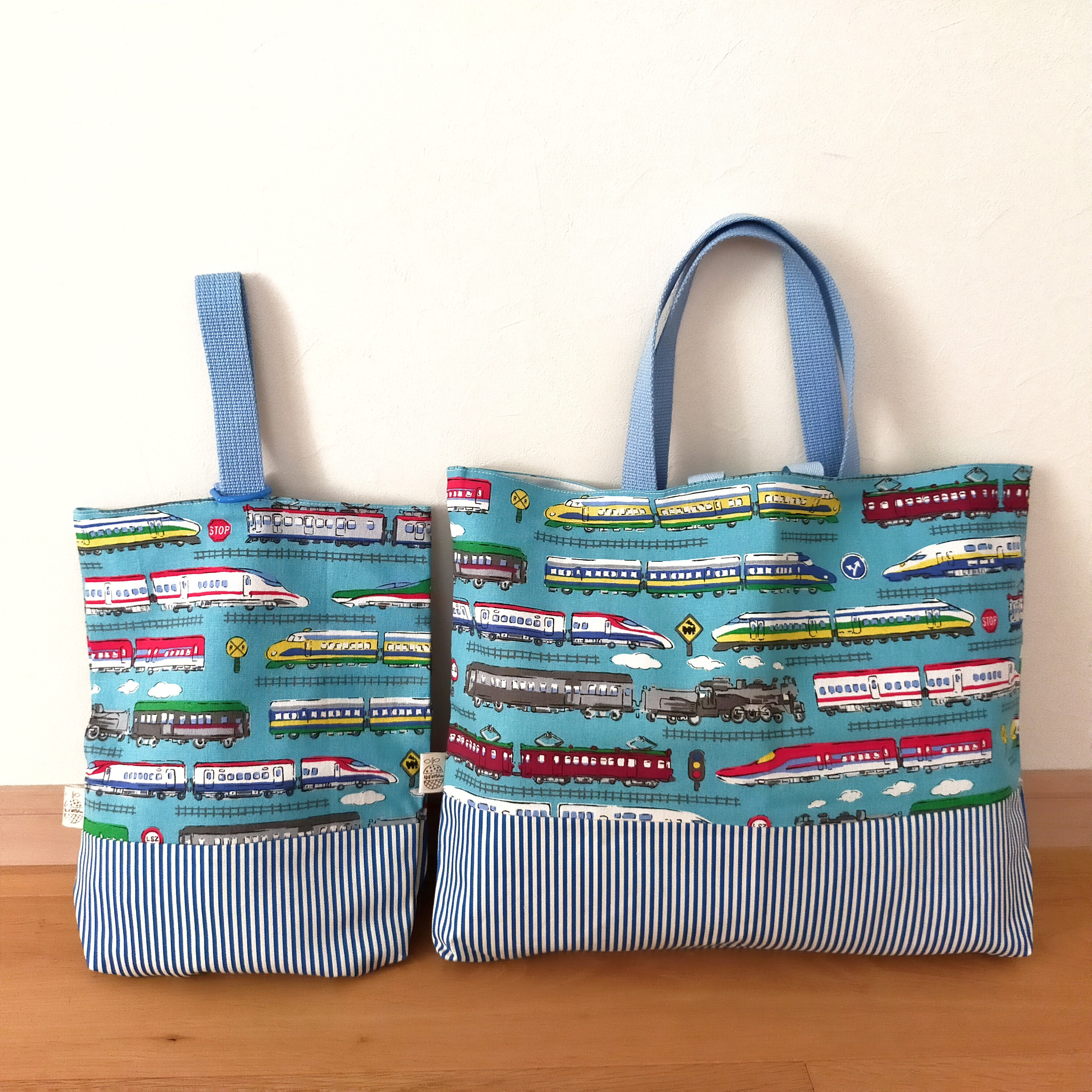 入園入学 準備2点セット【国内送料無料】【3年間お直し無料保証つき】  電車柄　ブルー×ストライプ