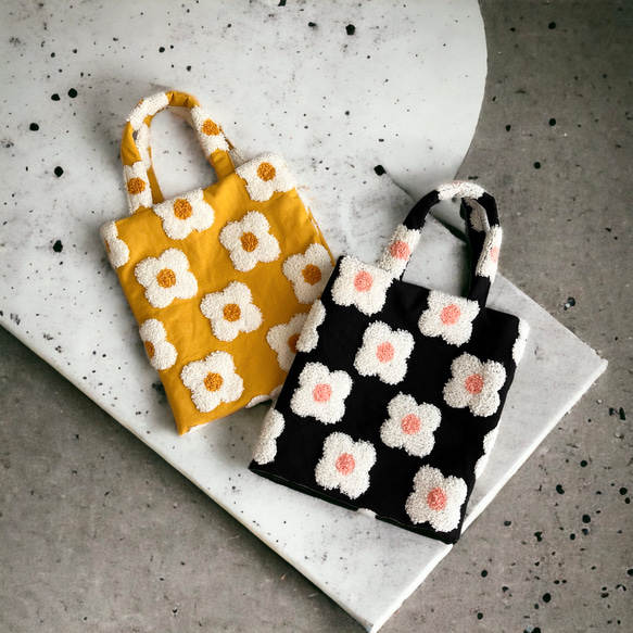 凸凹刺繍◇もこもこタフティング/お花柄◇ミニトートバッグ〈2色よりお