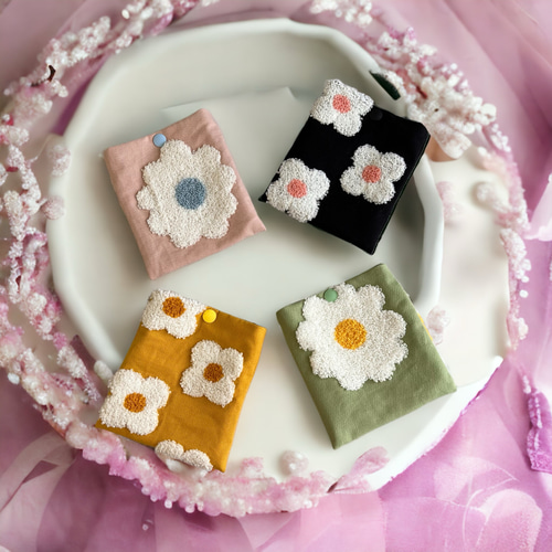 凸凹刺繍◇もこもこタフティング/お花柄◇ミニポーチ〈4色よりお選び