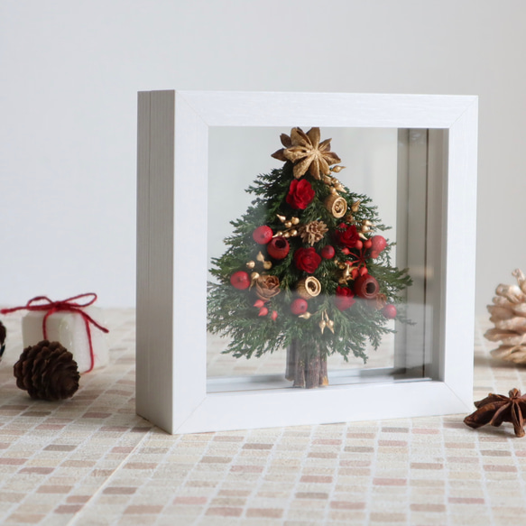 レッド＆ホワイトのリバーシブル小さなツリーからあふれる可愛いクリスマス 6枚目の画像