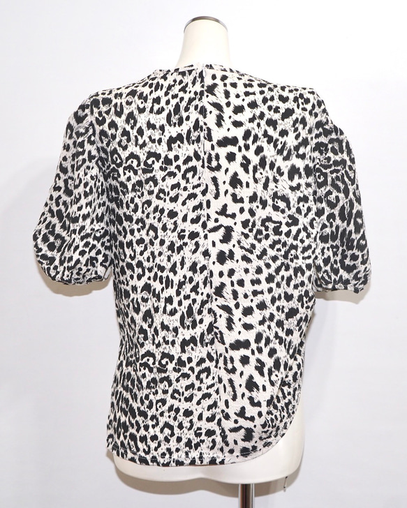 Monotone Leopard String Tops (white) 半袖ブラウス グレー 灰色 カジュアル 5枚目の画像