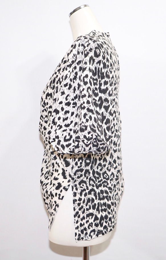 Monotone Leopard String Tops (white) 半袖ブラウス グレー 灰色 カジュアル 4枚目の画像