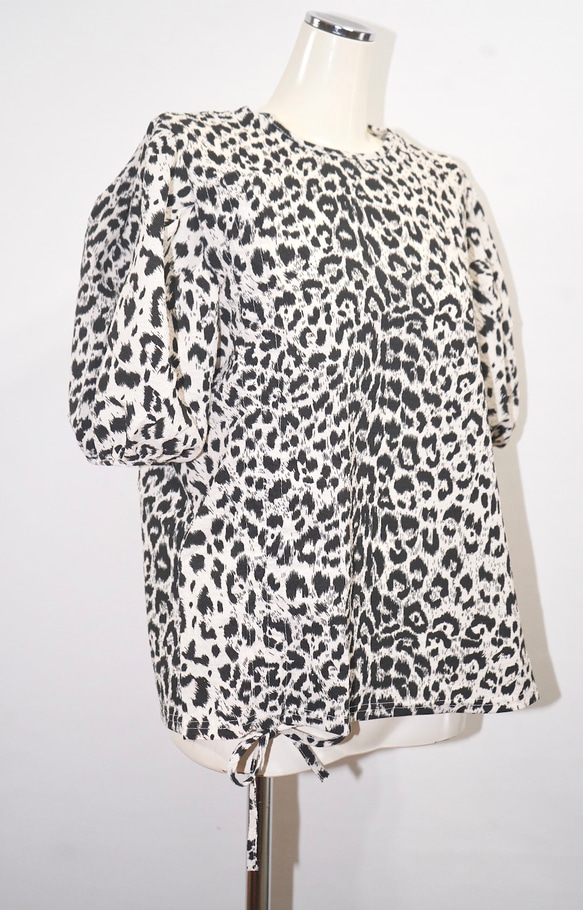 Monotone Leopard String Tops (white) 半袖ブラウス グレー 灰色 カジュアル 6枚目の画像