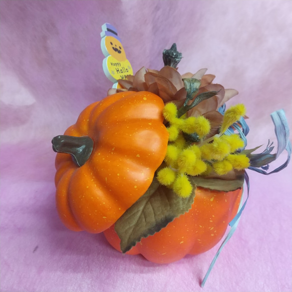 一点物【ハロウィン】パーティの飾りに♥　オレンジのパンプキンにハロウィンぽくしたアレンジの置物 3枚目の画像