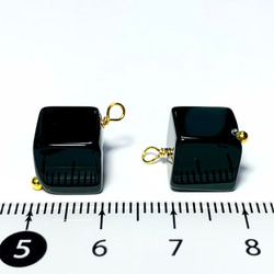 【天然石チャーム】オニキス　ダイスカット　10ｍｍ　2個　ハンドメイド素材 4枚目の画像