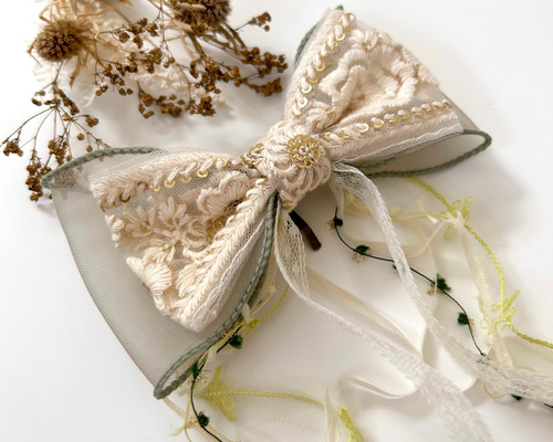 新作♡ いちごとチェリーの刺繍たらりんリボン