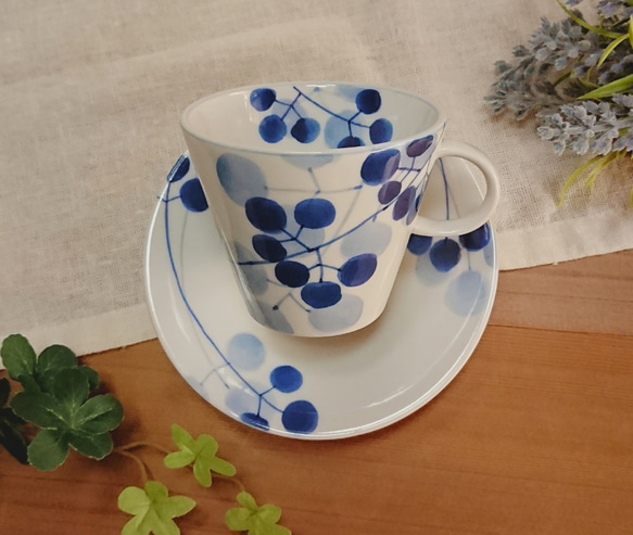 コーヒーカップ＆ソーサー（空森）手描き　九谷焼　染付　 2枚目の画像
