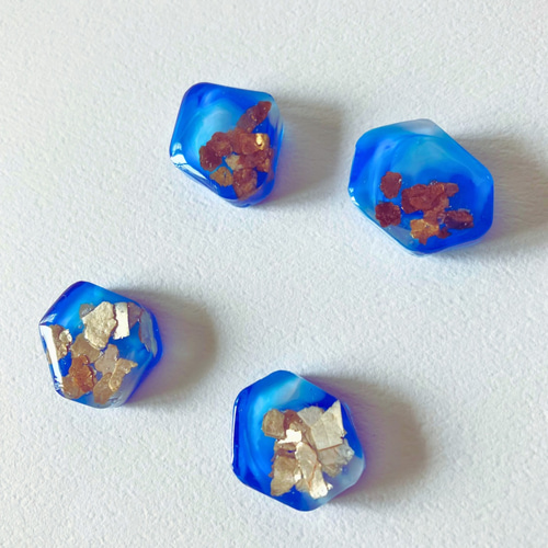 ブルーマーブルレジンのイヤリング／ピアス 揺れない イヤリング