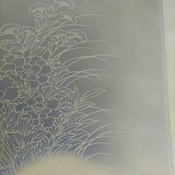 【正絹　洗い済】灰×薄藍色に白地の花模様の生地C　約37×76ｃｍ　和布　古布　はぎれ 6枚目の画像