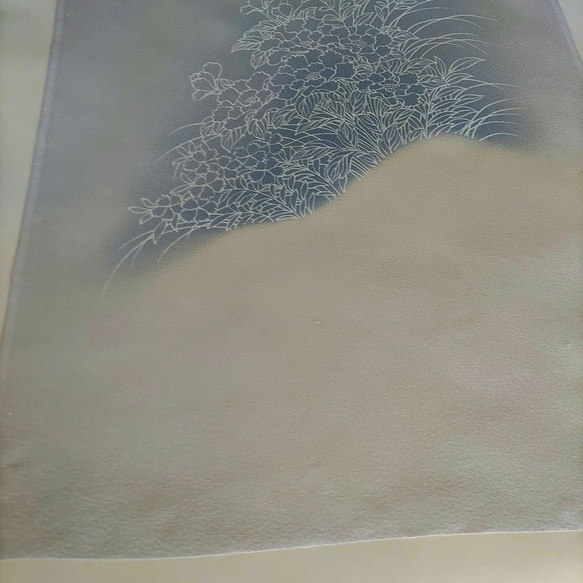 【正絹　洗い済】灰×薄藍色に白地の花模様の生地C　約37×76ｃｍ　和布　古布　はぎれ 3枚目の画像