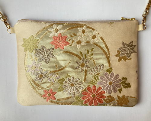 正絹袋帯 (蝶 桜柄 緑 金、銀糸)リメイクショルダーバック 正絹袋帯 (蝶 桜柄 緑 金、銀糸)リメイクショルダーバック