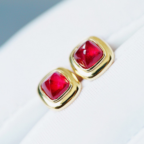 ▼ ルビー　ミニサイズピアスk18 シンプルルビーピアス K18ルビーピアス