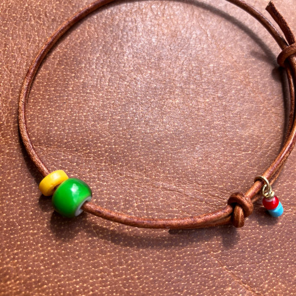 White Heart Bead x Lether Cord Bracelet/Green 2枚目の画像