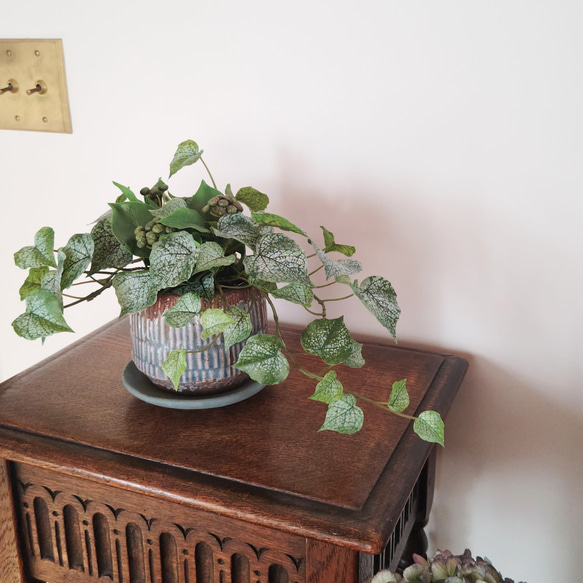 フェイクグリーンの鉢植え(グリーンミックス) ／ブルー陶器  人工観葉植物 6枚目の画像
