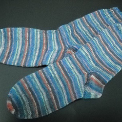 手編みの靴下　色使いの素晴らしい靴下（男性用） 4枚目の画像